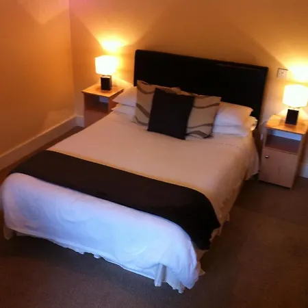 Ashton House 4* 아보카
