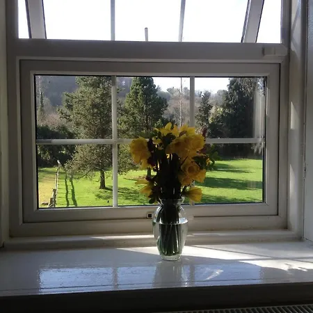 Ashton House 4*