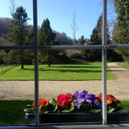 Ashton House Avoca