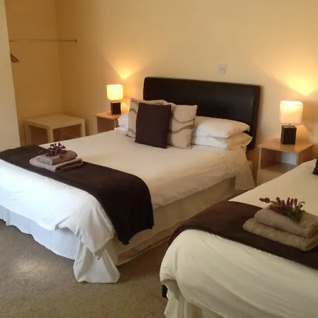 Ashton House Avoca